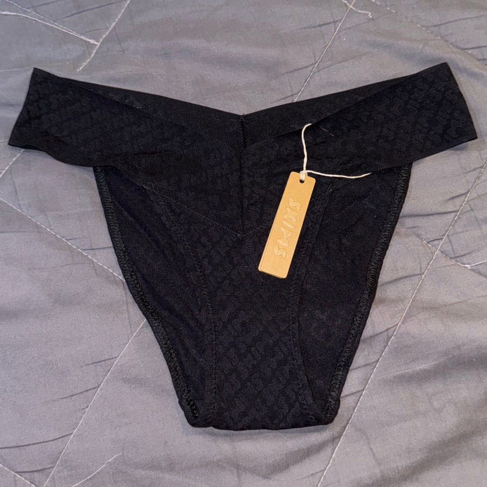 SKIMS LOGO MESH CHEEKY BRIEF